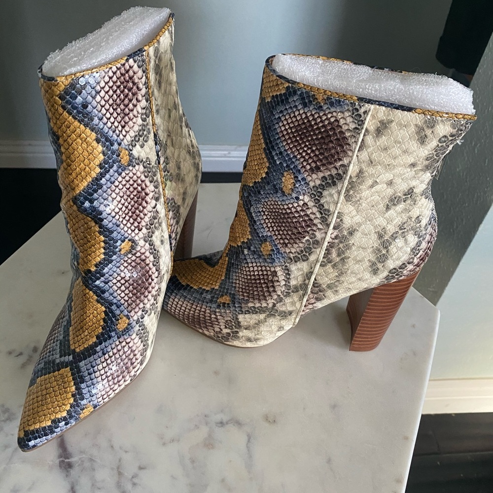 Steve Madden Trista Multi Snake Boots